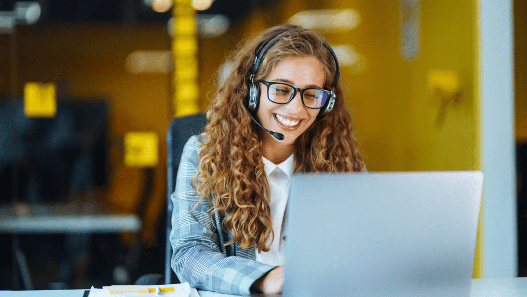 How to Choose the Best IT Help Desk Services for Your Industry 